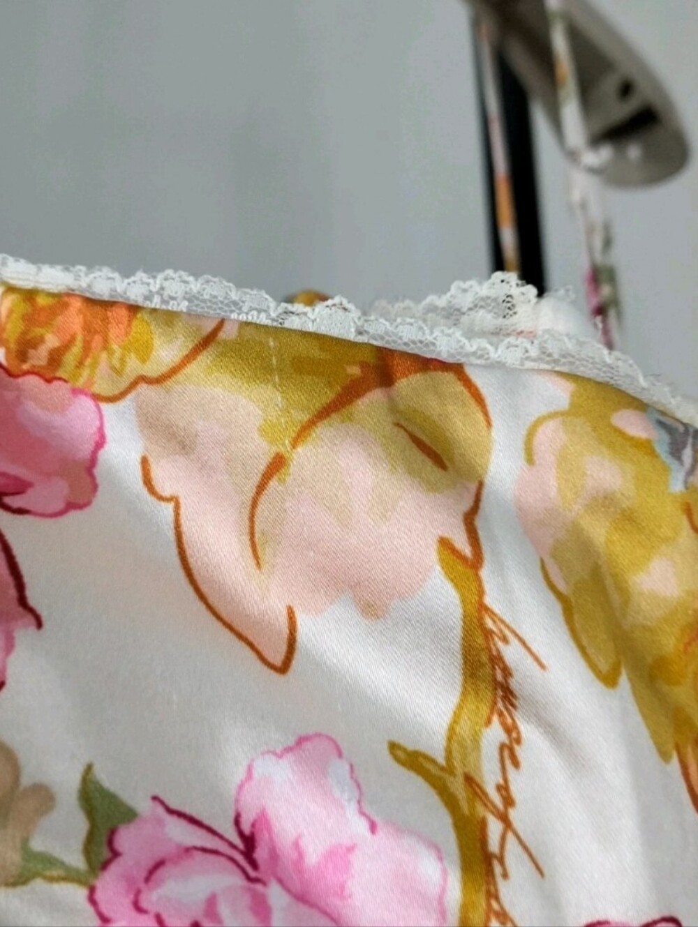 NWOT House Of Cb Josefina Small Evening Floral Satin Slip Dress Cream and Pink - Picture 4 of 4